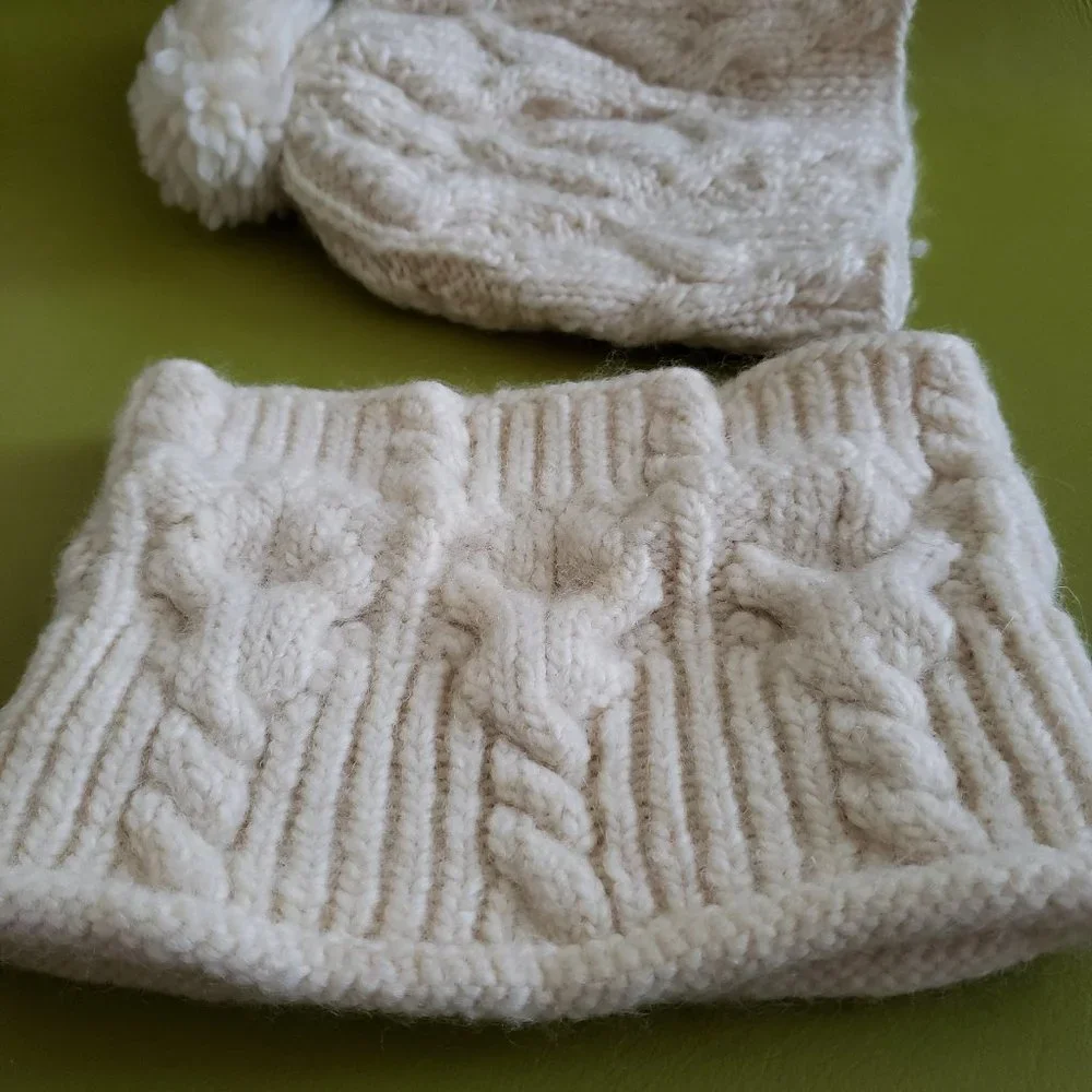 GIRL'S HAT AND SNOOD, WOOL, HANDMADE, 5-7 …